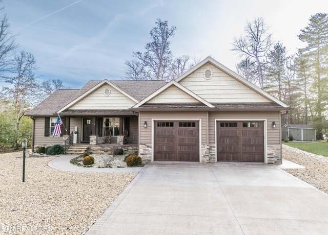 Property at 12 Edgemere Ct, Crossville, TN 38558, 3 beds, 2.5 baths