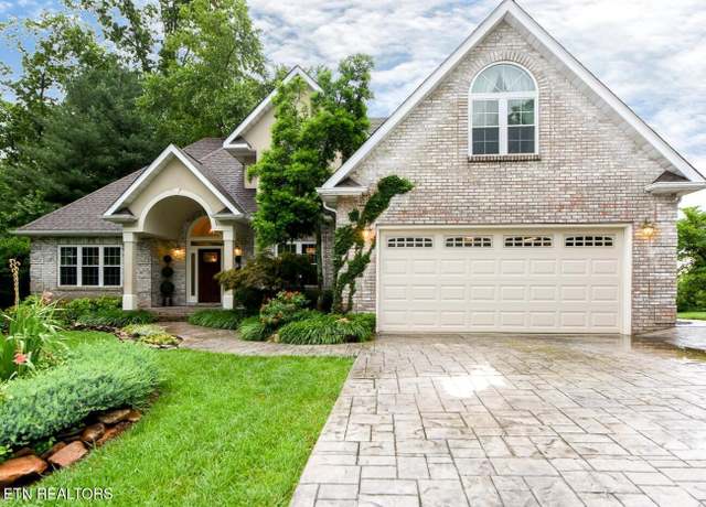 Property at 716 Devictor Dr, Maryville, TN 37801, 4 beds, 2.5 baths