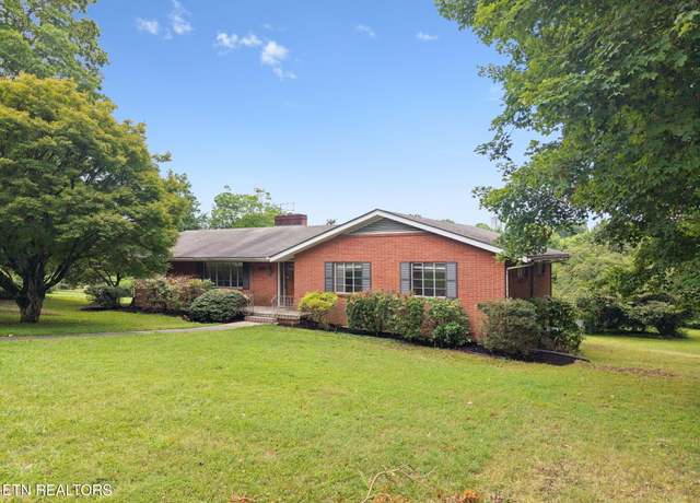 Property at 8200 Corteland Dr, Knoxville, TN 37909, 3 beds, 2.5 baths