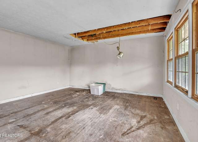 Property at 241 Cumberland Vw, Rocky Top, TN 37769, 3 beds, 1.5 baths