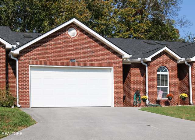 Property at 1257 Harbin Ridge Ln, Knoxville, TN 37909, 2 beds, 2 baths