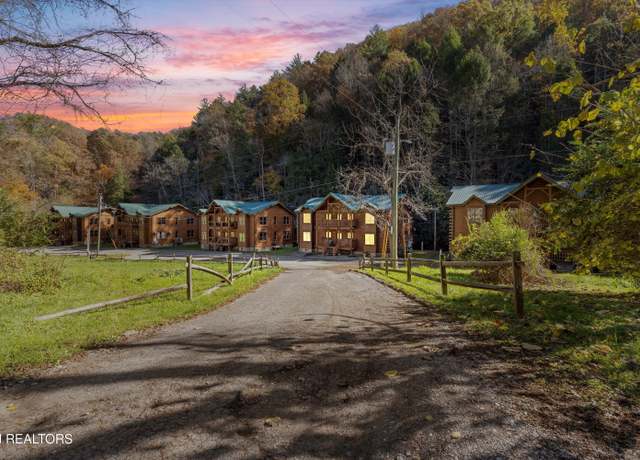 Property at 315 Caney Creek Rd, Pigeon Forge, TN 37863, 8 beds, 8 baths