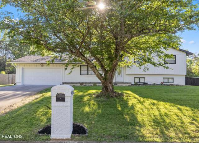 Property at 828 Noragate Rd, Knoxville, TN 37919, 5 beds, 3 baths