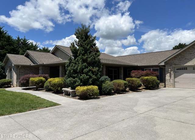 Property at 1018 Southwind Cir, Dandridge, TN 37725, 3 beds, 2.5 baths