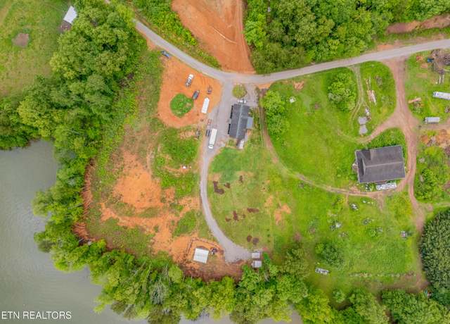 Property at 384 Lancer Rd, Harriman, TN 37748, 3 beds, 2 baths