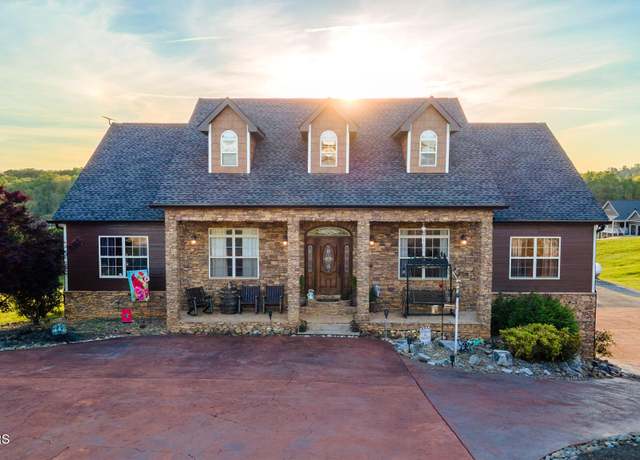 Property at 2869 Luther Catlett Cir, Sevierville, TN 37876, 4 beds, 4 baths