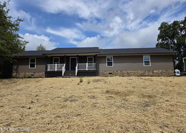 Property at 1211 NW Murray Rd, Knoxville, TN 37912, 5 beds, 2.5 baths