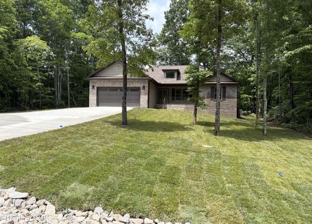 Property at 686 Westchester Dr, Crossville, TN 38558, 3 beds, 2 baths