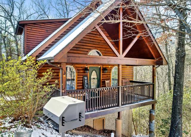 Property at 806 Crystal Branch Way, Gatlinburg, TN 37738, 2 beds, 1 bath