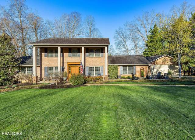 Property at 805 Kempton Rd, Knoxville, TN 37909, 4 beds, 3.5 baths