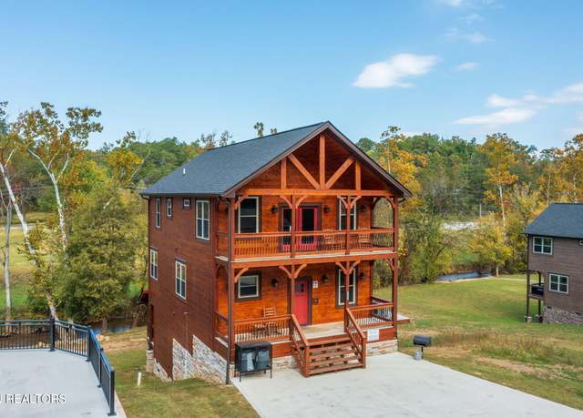 Property at 3136 Cherokee Valley Dr, Sevierville, TN 37862, 5 beds, 4 baths
