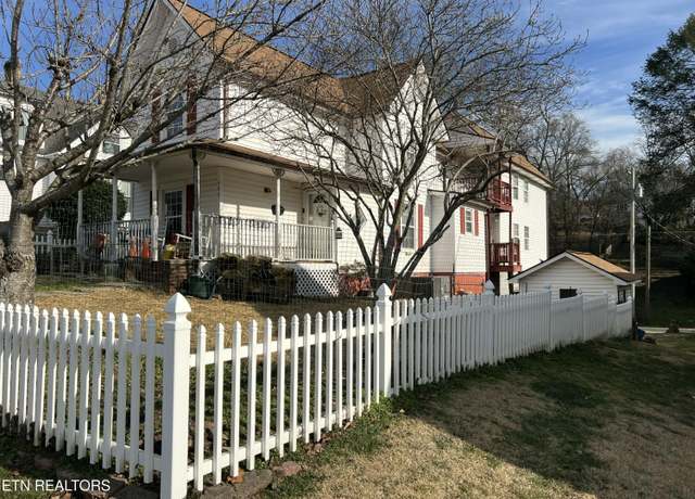 Property at 508 Trenton St, Harriman, TN 37748, 4 beds, 4 baths