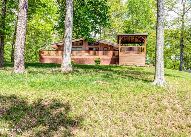 Property at 129 Bucks And Doe Ln, Lafollette, TN 37766, 4 beds, 2 baths