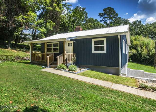 Property at 110 Delmar Cir, Oak Ridge, TN 37830, 3 beds, 2 baths