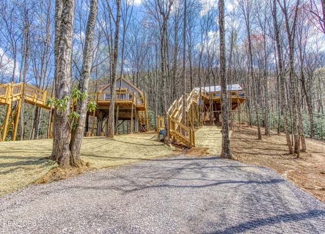 Property at 3517 Cove Mountain Rd, Sevierville, TN 37862, 2 beds, 2 baths