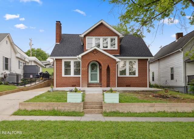 Property at 407 W 1st Ave, Lenoir City, TN 37771, 4 beds, 2 baths