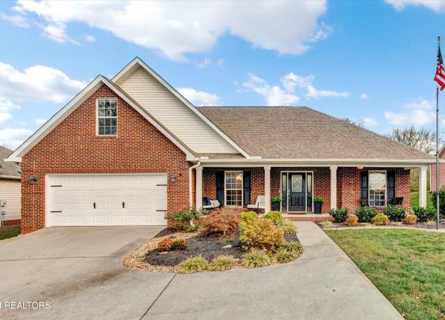 Property at 2034 Cherokee Dr, Maryville, TN 37801, 3 beds, 2 baths