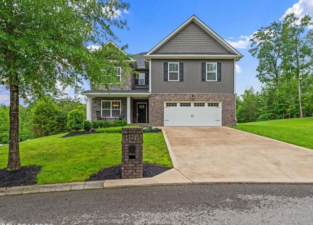 Property at 127 Mistletoeberry Rd, Oak Ridge, TN 37830, 4 beds, 3 baths