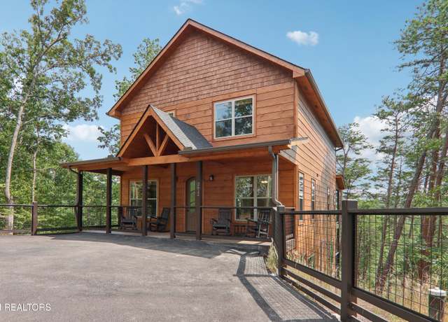 Property at 2616 Dogwood Loop Dr, Sevierville, TN 37876, 4 beds, 5 baths