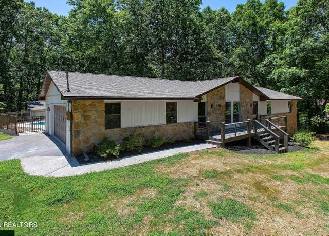 Property at 203 Skyline Ln, Powell, TN 37849, 4 beds, 4 baths