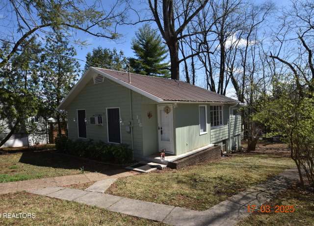 Property at 116 S Walker Ln, Oak Ridge, TN 37830, 3 beds, 2 baths