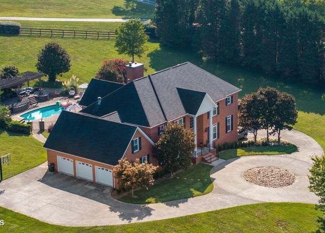 Property at 2120 Scott Ln, Knoxville, TN 37922, 6 beds, 5.5 baths