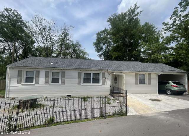 Property at 509 Cedar Ln, Knoxville, TN 37912, 3 beds, 2 baths