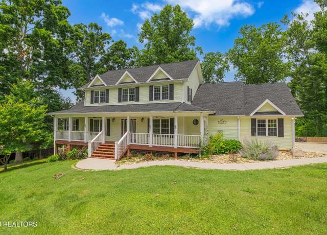 Property at 4040 Roundtop Dr, Sevierville, TN 37862, 3 beds, 3.5 baths