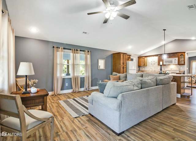 Property at 1001 Allardt Hwy, Jamestown, TN 38556, 3 beds, 1 bath