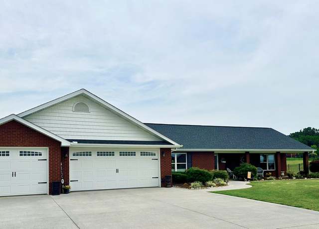 Property at 1045 Southwind Cir, Dandridge, TN 37725, 3 beds, 2 baths