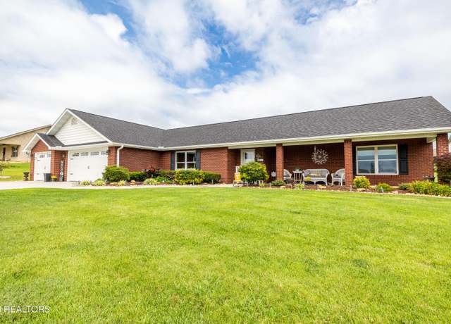Property at 1045 Southwind Cir, Dandridge, TN 37725, 3 beds, 2 baths