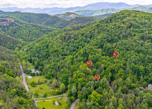 Property at 3266/3272 Lost Branch Rd, Sevierville, TN 37862, 8 beds