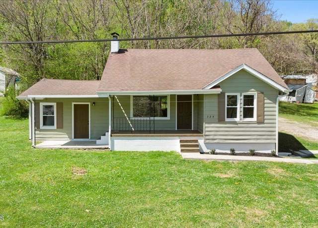 Property at 328 Lake Ln, Caryville, TN 37714, 3 beds, 2 baths