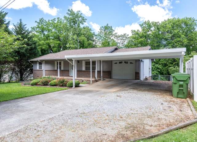 Property at 2013 Wayne Cir, Maryville, TN 37804, 3 beds, 1.5 baths