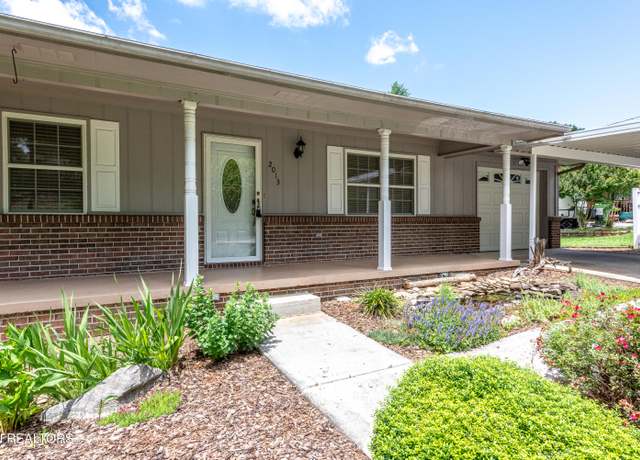 Property at 2013 Wayne Cir, Maryville, TN 37804, 3 beds, 1.5 baths