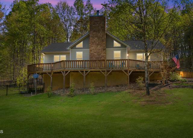 Property at 3851 Mistletoe Loop, Sevierville, TN 37876, 2 beds, 2 baths