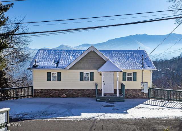 Property at 2044 Luzerne Dr, Gatlinburg, TN 37738, 4 beds, 4 baths