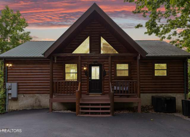 Property at 2105 Mccarter Dr, Sevierville, TN 37862, 4 beds, 3.5 baths