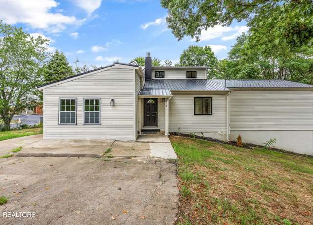 Property at 517 Sherwood Dr, Maryville, TN 37801, 5 beds, 2 baths