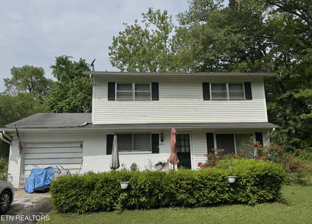 Property at 1041 W Park Dr, Knoxville, TN 37909, 4 beds, 1.5 baths