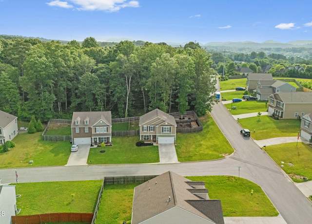 Property at 4800 Birchcrest Ln, Knoxville, TN 37918, 4 beds, 2.5 baths