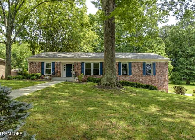 Property at 700 Kempton Rd, Knoxville, TN 37909, 4 beds, 3 baths