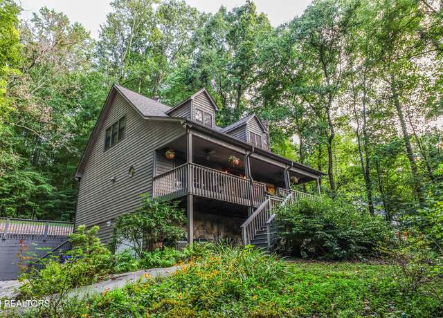 Property at 1138 W Outer Dr, Oak Ridge, TN 37830, 3 beds, 3.5 baths