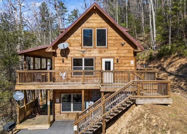 Property at 4211 Bruce Ogle Way, Pigeon Forge, TN 37863, 2 beds, 3 baths