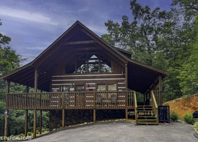 Property at 1554 Bear Valley Rd, Sevierville, TN 37876, 2 beds, 3 baths