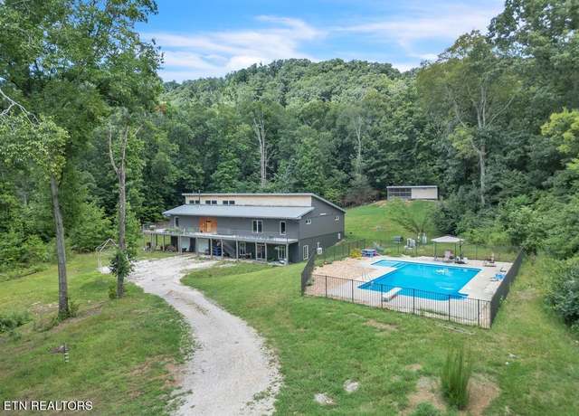Property at 8015 Millertown Pike, Knoxville, TN 37924, 3 beds, 4.5 baths