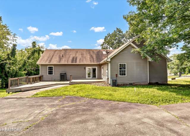 Property at 3303 Wimpole Ave, Knoxville, TN 37914, 5 beds, 3 baths