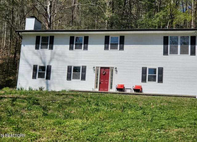 Property at 790 Sulphur Springs Rd, Clinton, TN 37716, 3 beds, 3 baths