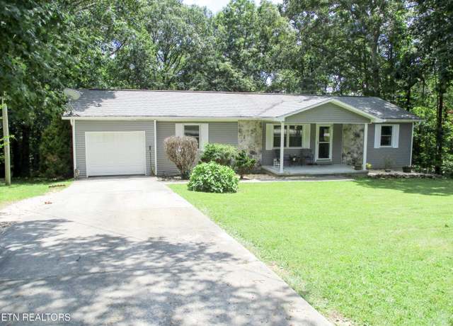 Property at 312 Lakeview Dr, Crossville, TN 38558, 3 beds, 2.5 baths