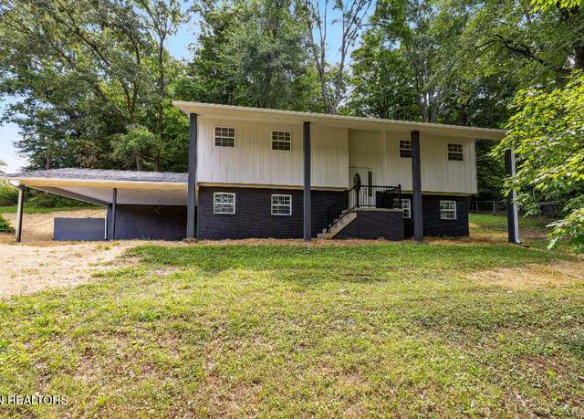 Property at 8020 Andersonville Pike, Knoxville, TN 37938, 4 beds, 3 baths